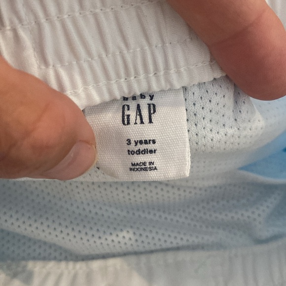 Baby gap swim trunks 3t - used once - excellent condition - Picture 2 of 2